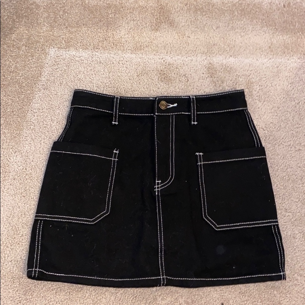 BLACK DENIM MINI SKIRT WITH WHITE STITCHING